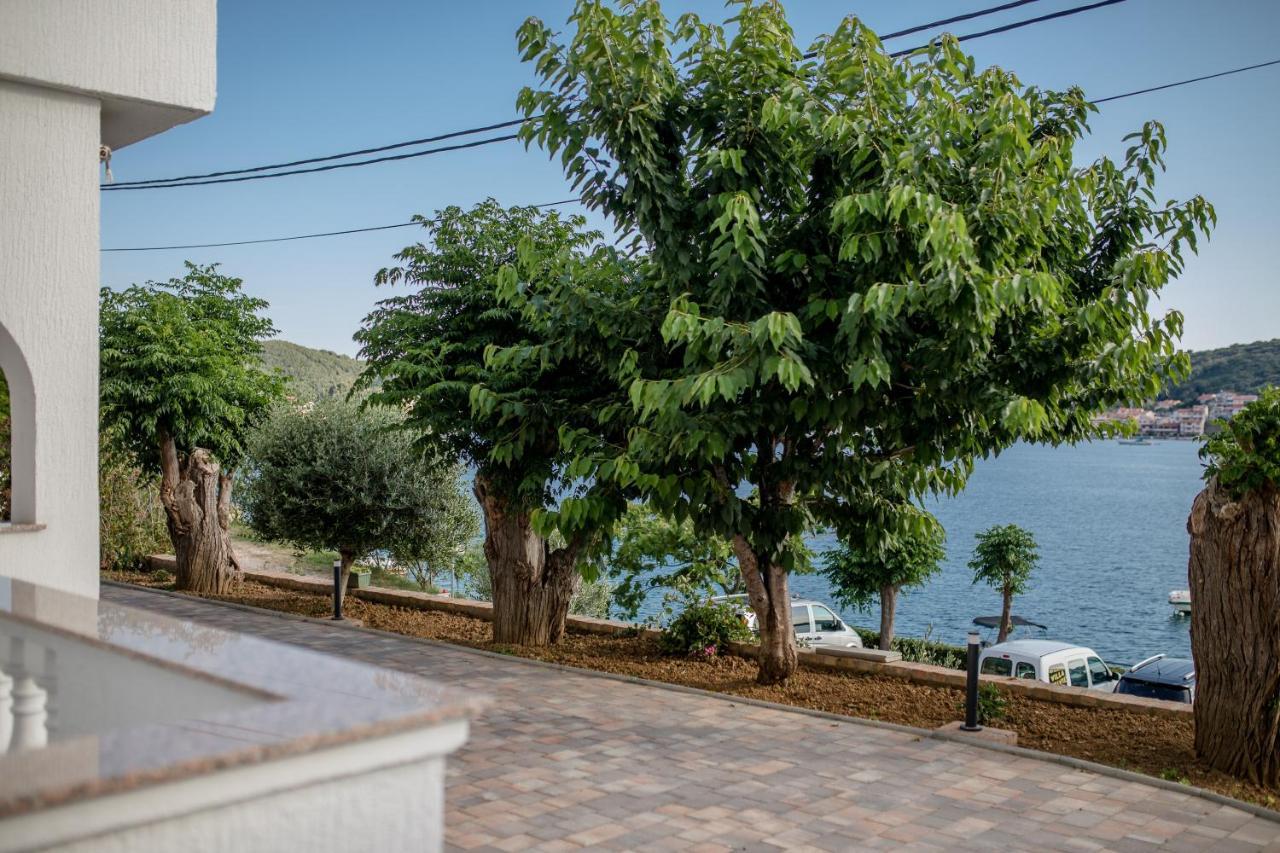 Apartments And Rooms By The Sea Supetarska Draga - Gornja, Rab - 11579 Eksteriør bilde