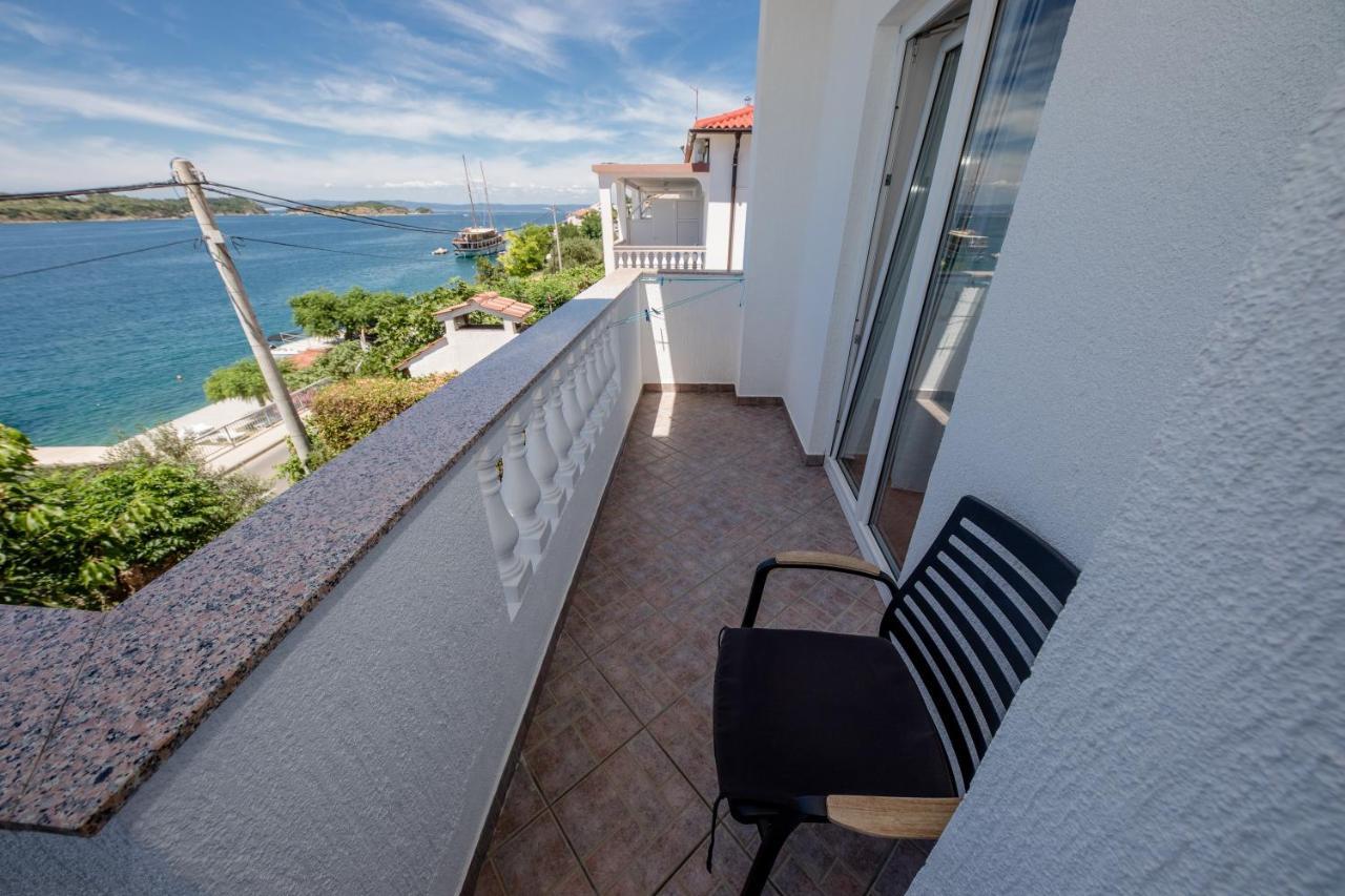 Apartments And Rooms By The Sea Supetarska Draga - Gornja, Rab - 11579 Eksteriør bilde