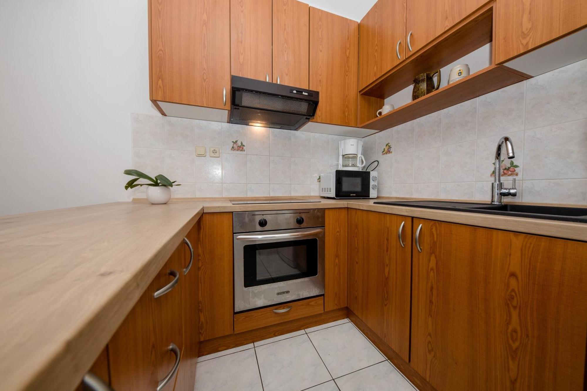 Apartments And Rooms By The Sea Supetarska Draga - Gornja, Rab - 11579 Rom bilde