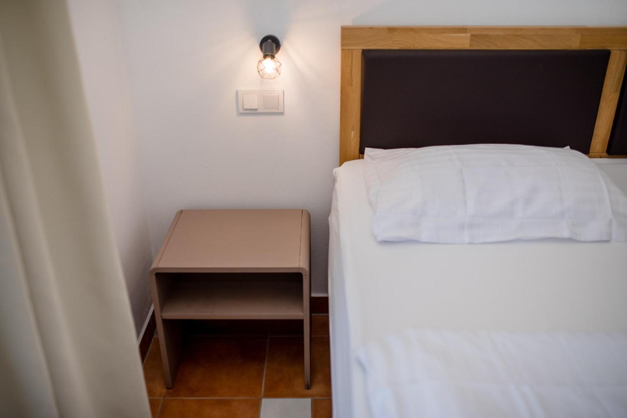 Apartments And Rooms By The Sea Supetarska Draga - Gornja, Rab - 11579 Rom bilde