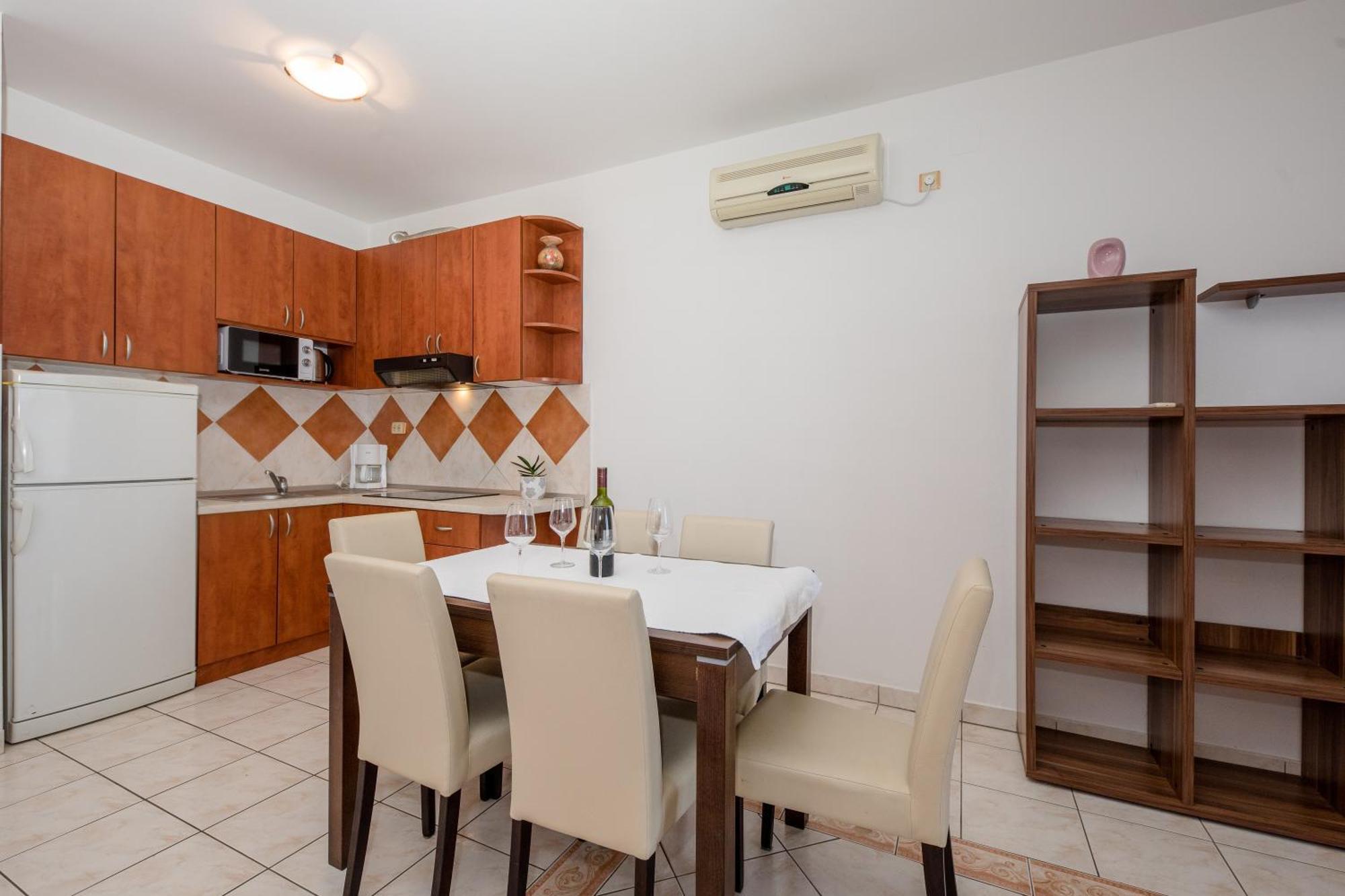 Apartments And Rooms By The Sea Supetarska Draga - Gornja, Rab - 11579 Rom bilde
